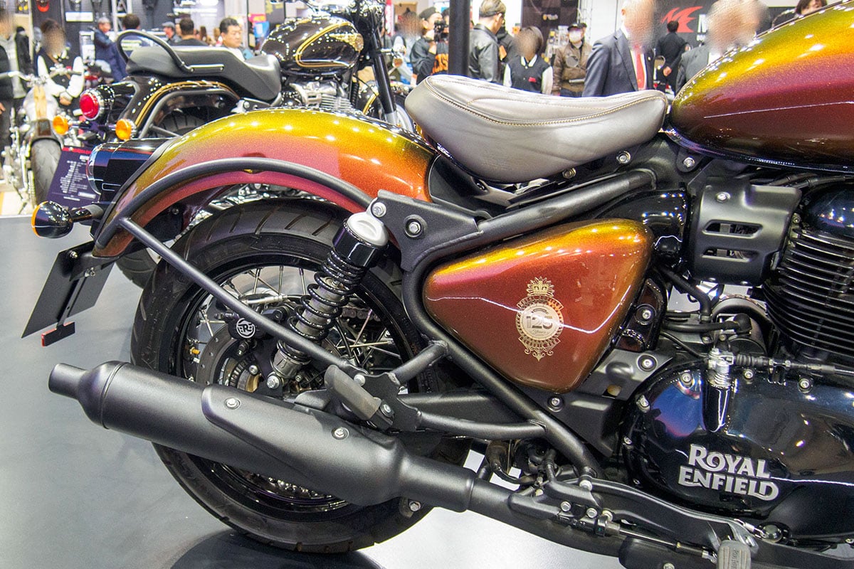 ロイヤルエンフィールドの創業125周年を記念した特別色をまとった「クラシック650」