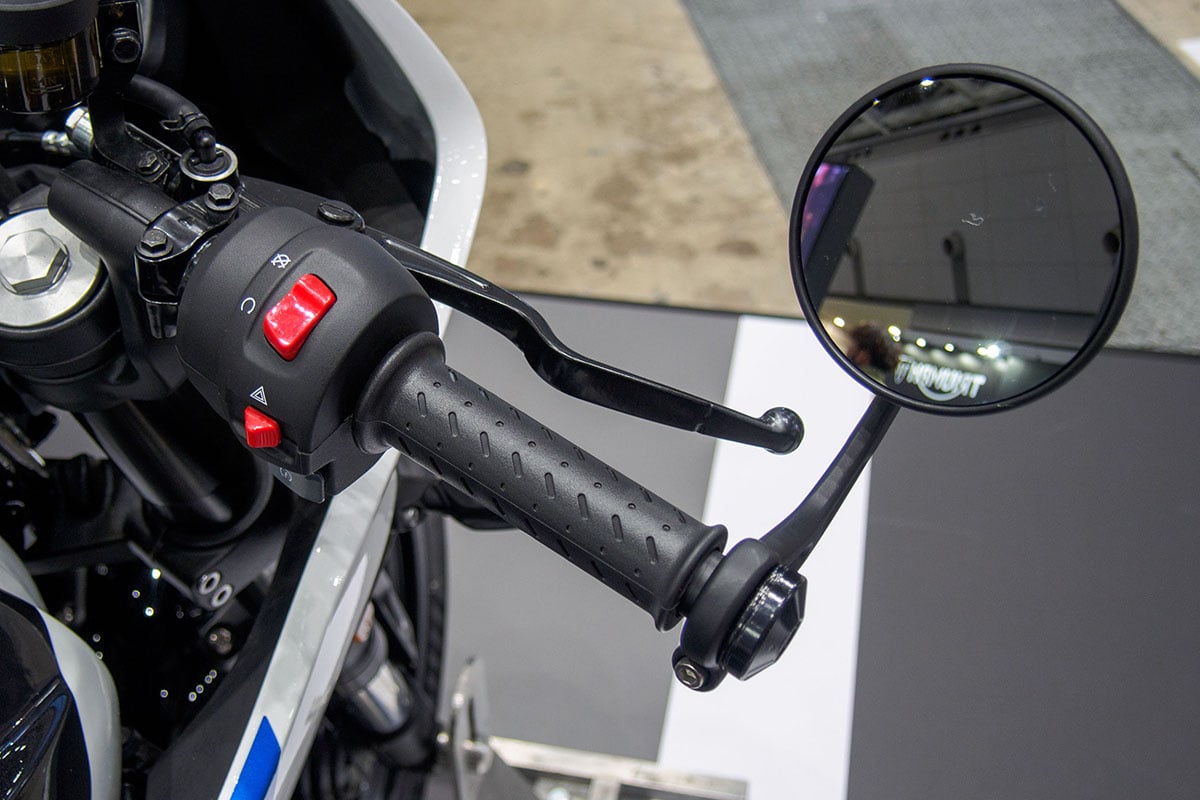 トライアンフ「スラクストン400」