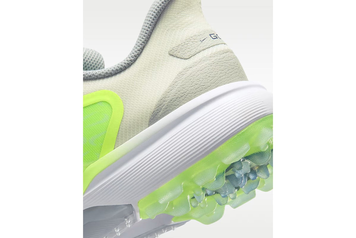 ナイキ「ペガサス1G」の“バレステロス記念モデル”