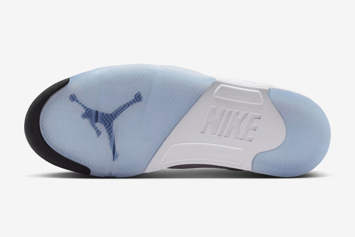 「エア ジョーダン 5 レトロ OG」の新色“ホワイト＆メタリックシルバー