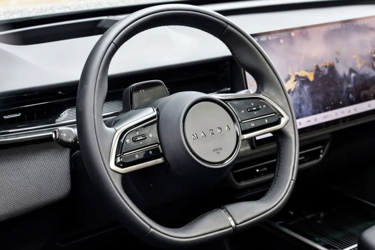 マツダ「CX-6e」