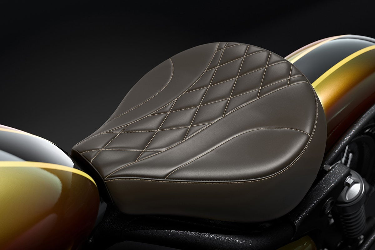 ロイヤルエンフィールドの創業125周年を記念した特別色をまとった「クラシック650」