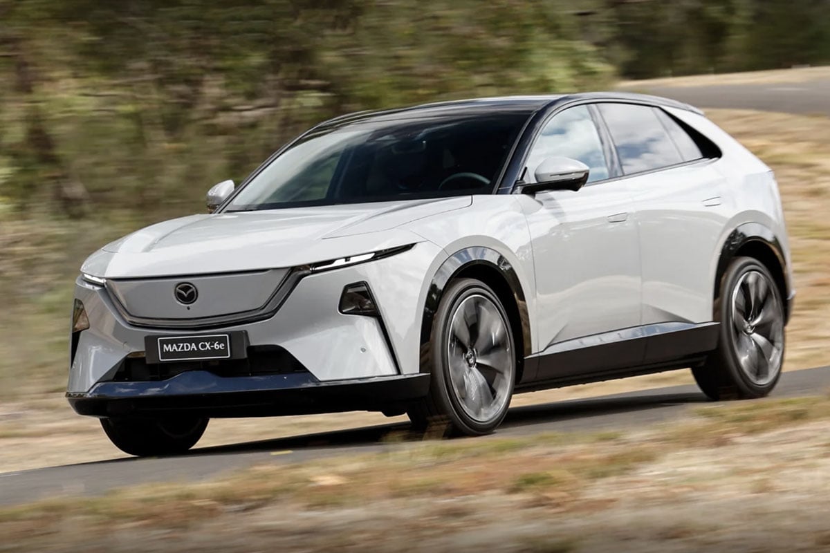 マツダ「CX-6e」