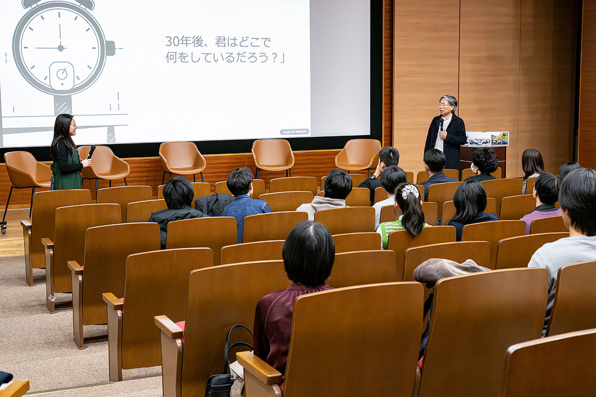 東京大学の駒場リサーチキャンパスで開催された「LEARN with Porsche」同窓会の様子