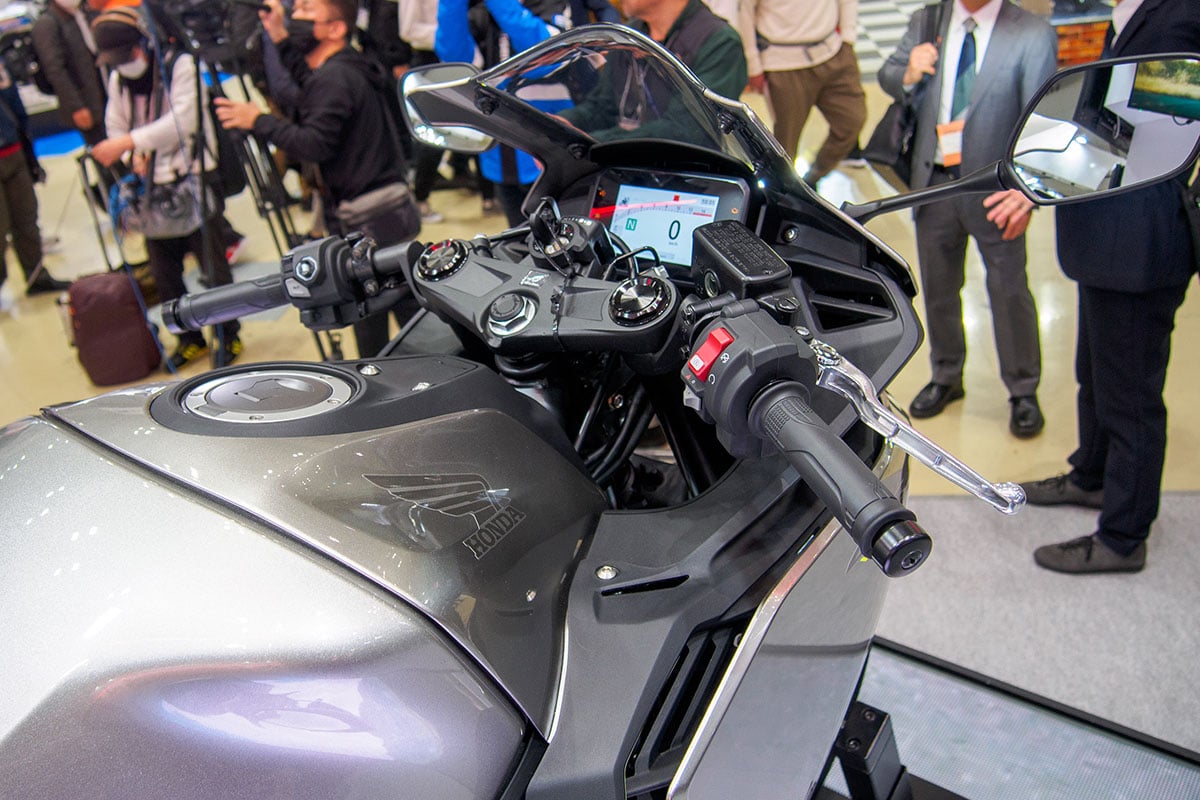 ホンダ「CBR400Rフォア Eクラッチ コンセプト」