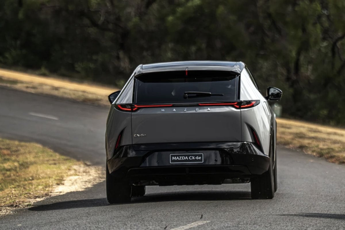 マツダ「CX-6e」