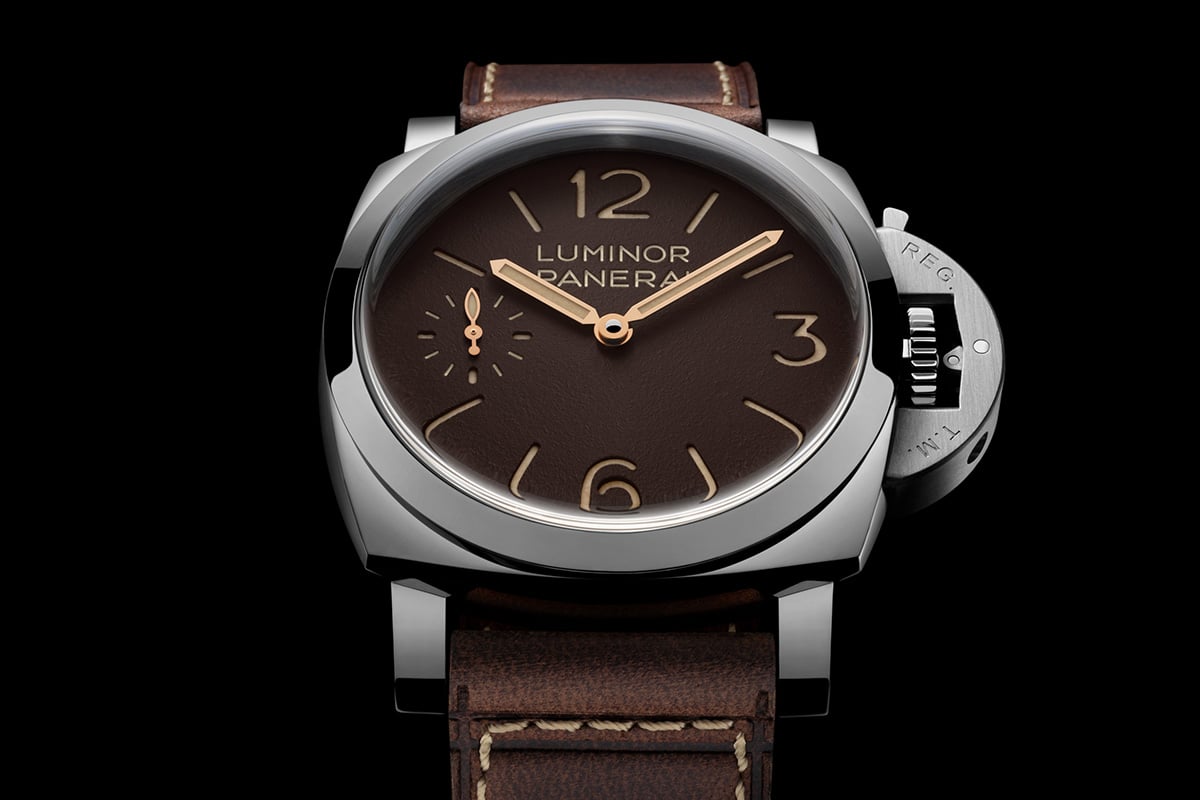 “タバコカラー”のダイヤルが印象的な「ルミノール PAM01731」。こちらはスモールセコンド付き。