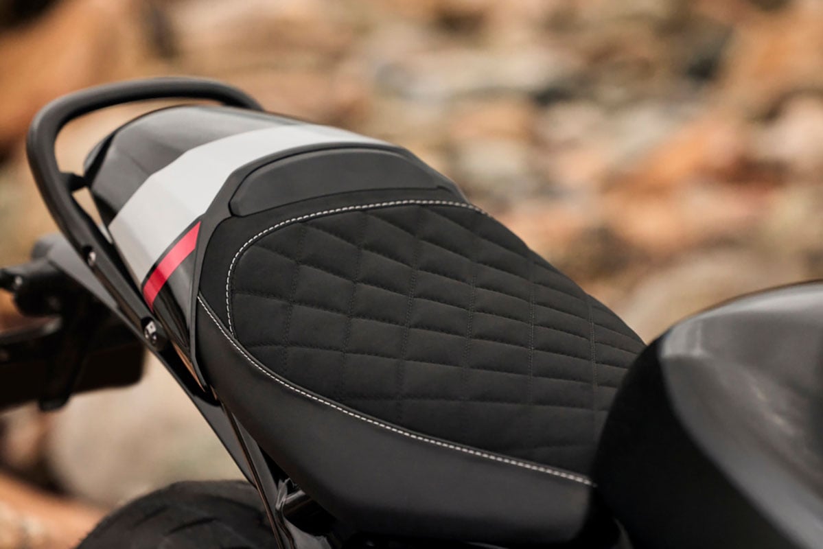 トライアンフ「スラクストン400」