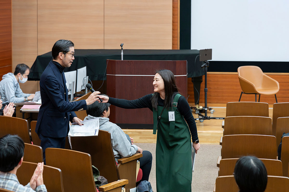 東京大学の駒場リサーチキャンパスで開催された「LEARN with Porsche」同窓会の様子