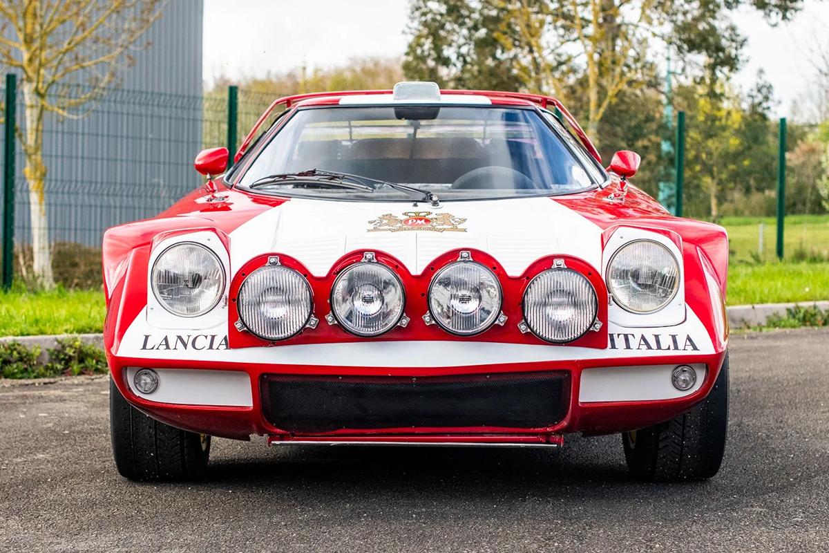 オークションに出品予定の1975年式ランチア「ストラトスHFストラダーレ グループ4仕様」(c)2026 BROAD ARROW Auctions