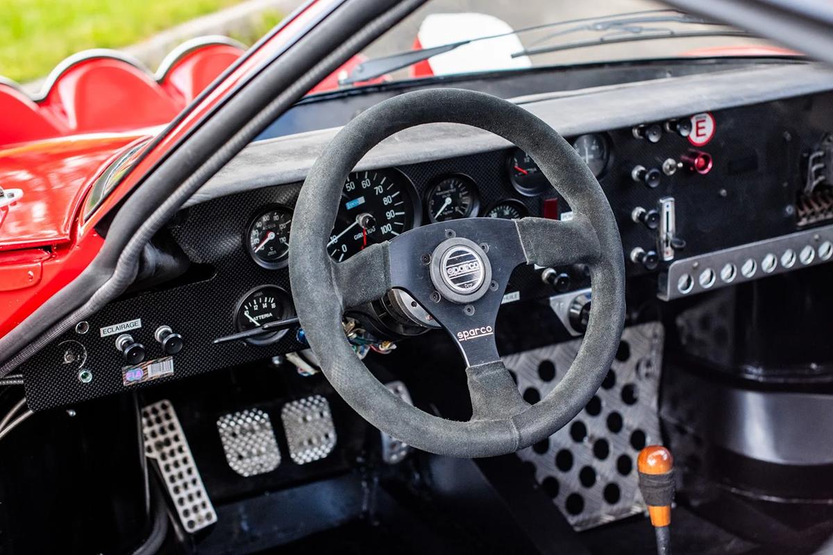 オークションに出品予定の1975年式ランチア「ストラトスHFストラダーレ グループ4仕様」(c)2026 BROAD ARROW Auctions