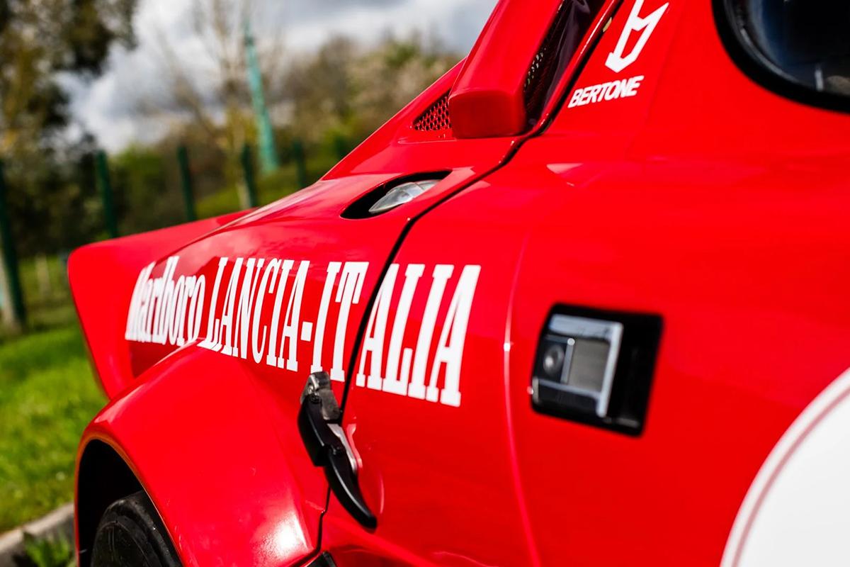 オークションに出品予定の1975年式ランチア「ストラトスHFストラダーレ グループ4仕様」(c)2026 BROAD ARROW Auctions