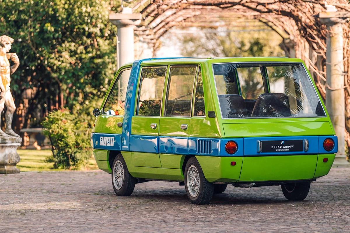 オークションに出品予定の1977年式フィアット「850Tビジターバス」(c)2026 BROAD ARROW AUCTIONS