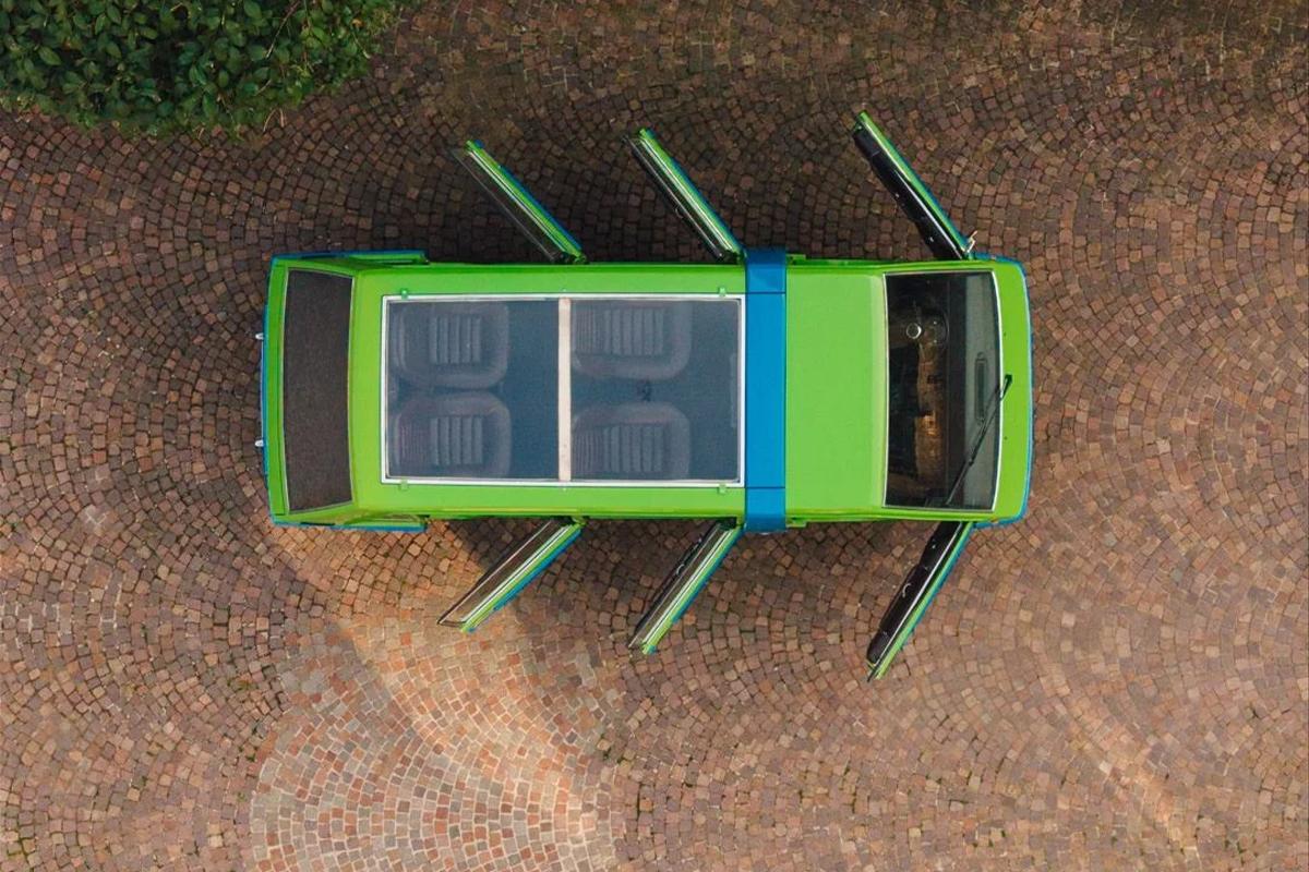 オークションに出品予定の1977年式フィアット「850Tビジターバス」(c)2026 BROAD ARROW AUCTIONS