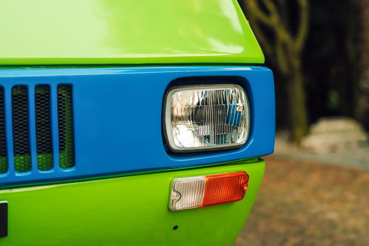オークションに出品予定の1977年式フィアット「850Tビジターバス」(c)2026 BROAD ARROW AUCTIONS