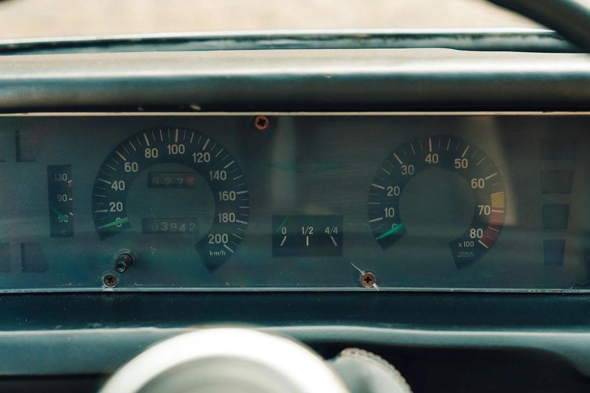 オークションに出品予定の1977年式フィアット「850Tビジターバス」(c)2026 BROAD ARROW AUCTIONS