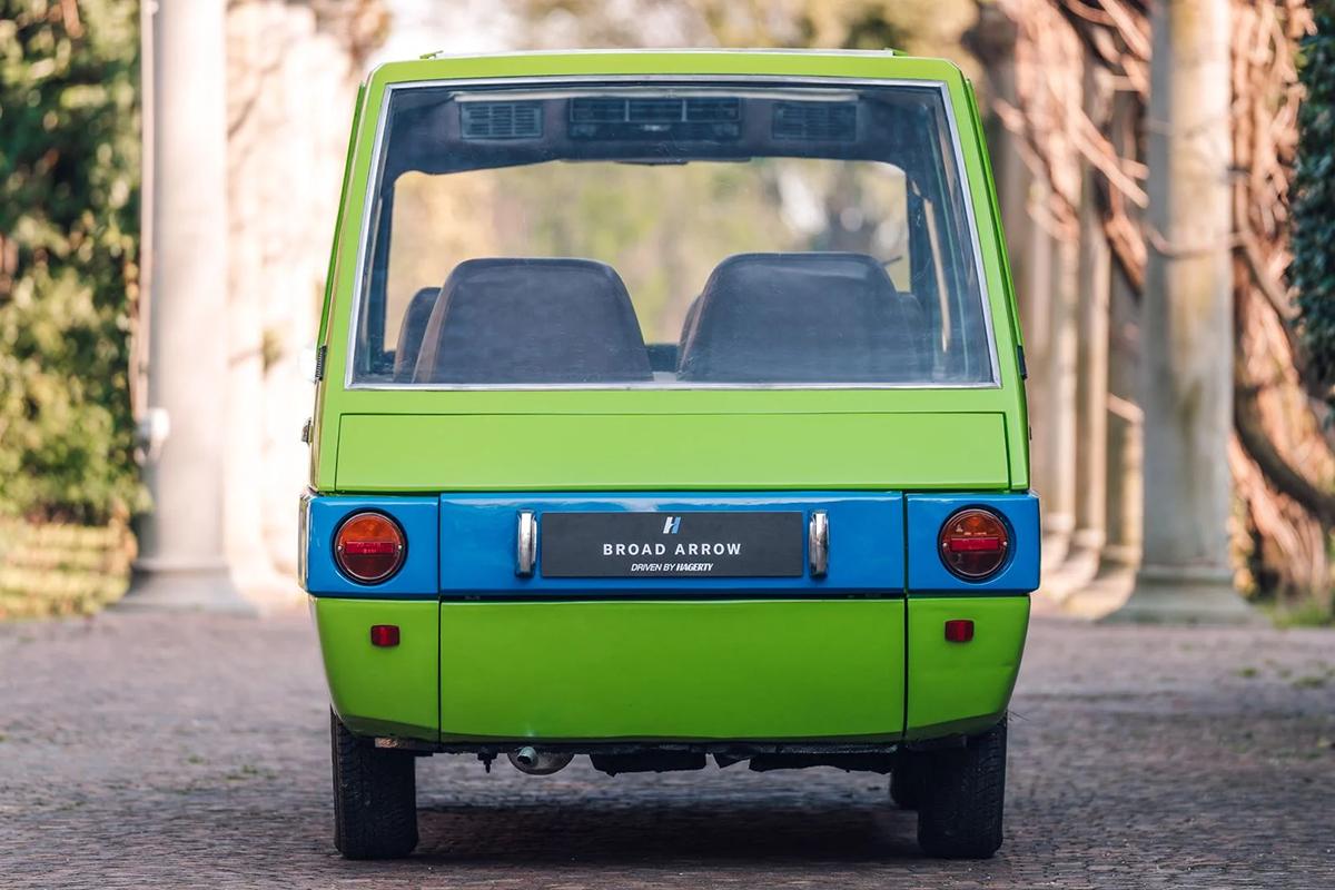 オークションに出品予定の1977年式フィアット「850Tビジターバス」(c)2026 BROAD ARROW AUCTIONS