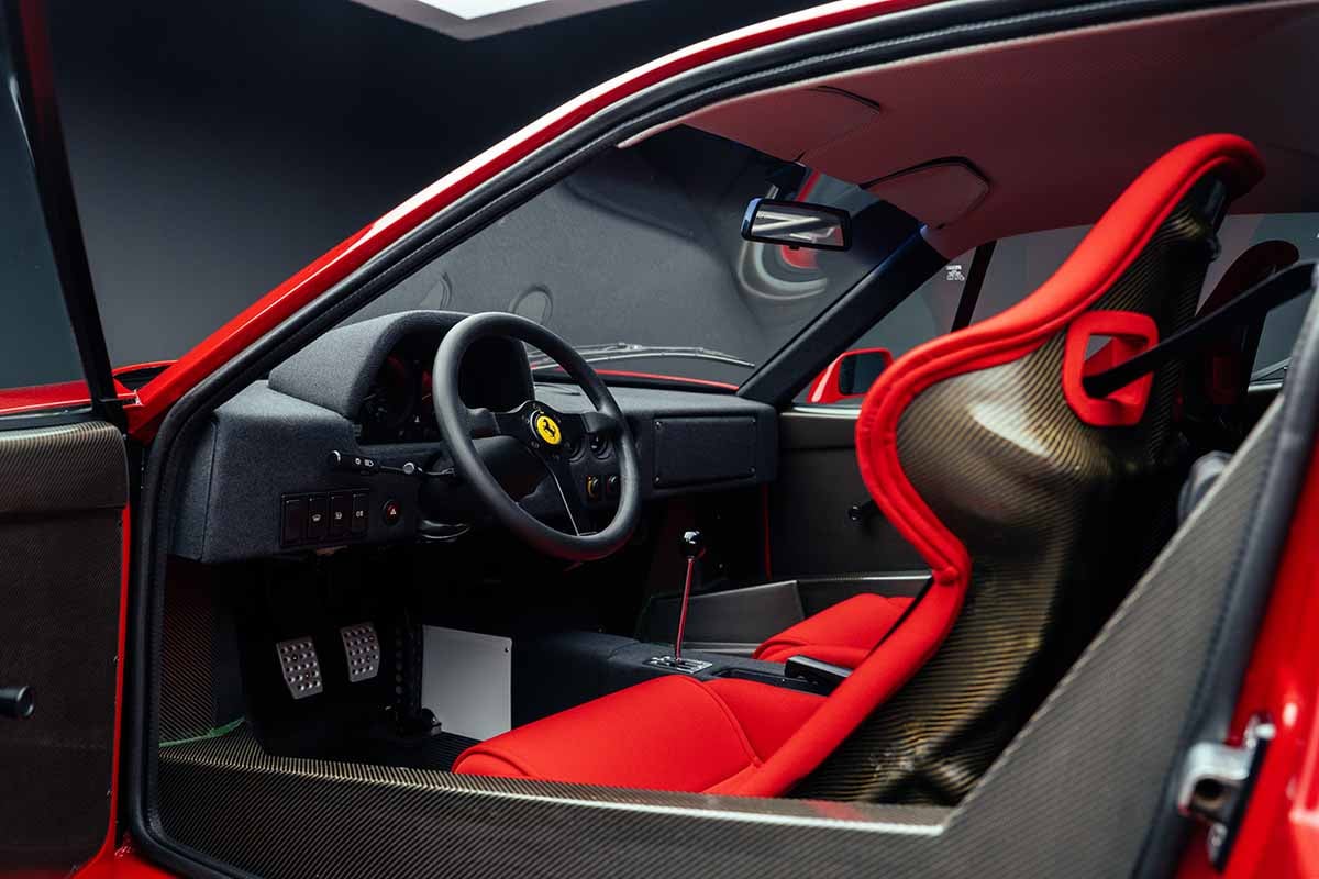 オークションに出品され、高額で落札された1989年式フェラーリ「F40」Federico Cecchio(c)2026 Courtesy of RM Sotheby's