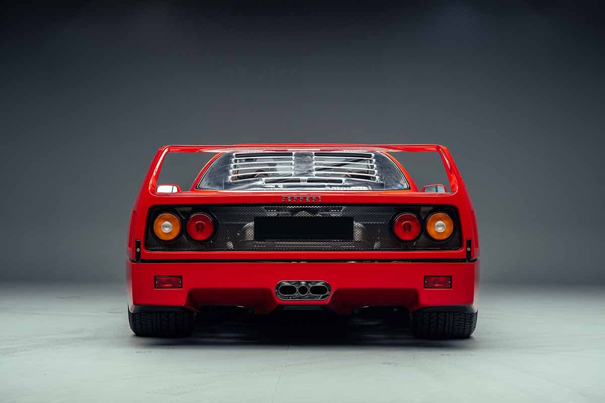 オークションに出品され、高額で落札された1989年式フェラーリ「F40」Federico Cecchio(c)2026 Courtesy of RM Sotheby's