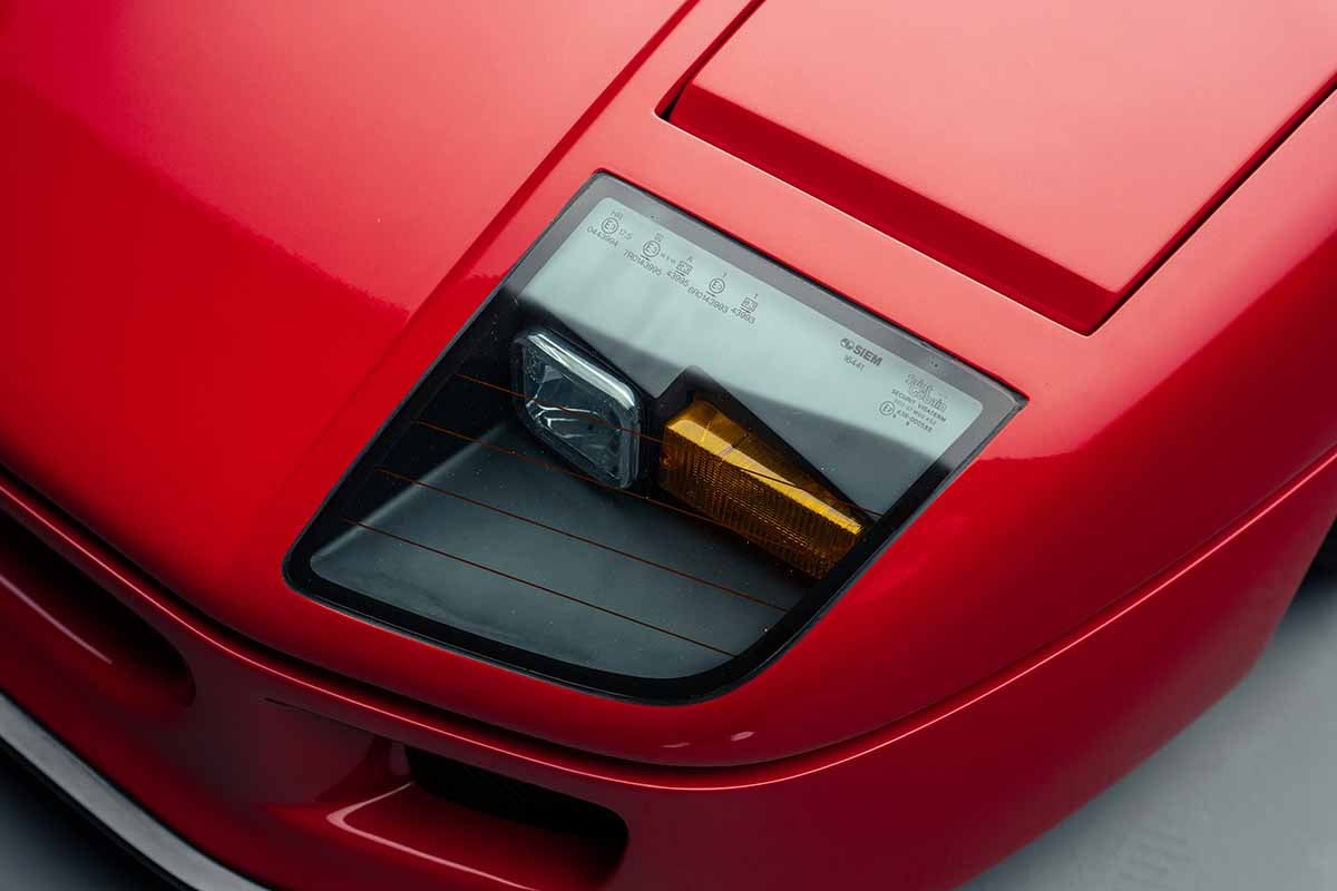 オークションに出品され、高額で落札された1989年式フェラーリ「F40」Federico Cecchio(c)2026 Courtesy of RM Sotheby's