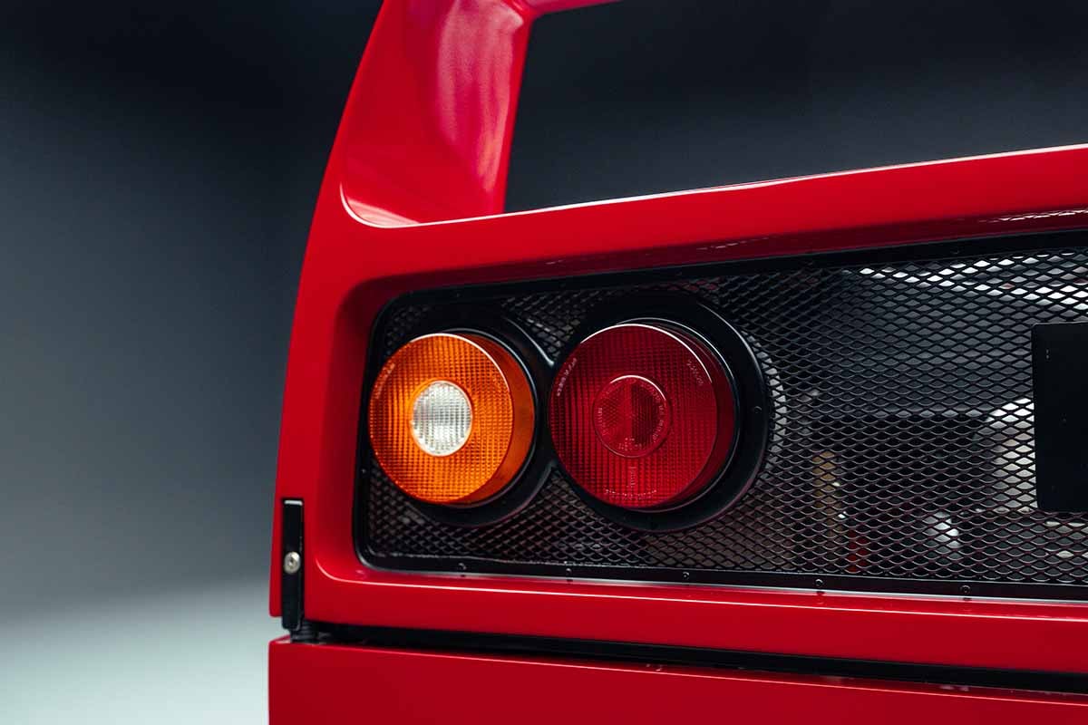 オークションに出品され、高額で落札された1989年式フェラーリ「F40」Federico Cecchio(c)2026 Courtesy of RM Sotheby's