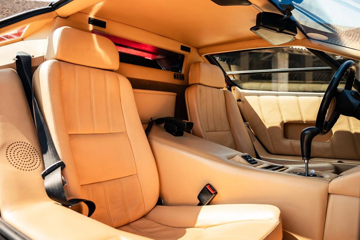 オークションに出品予定の1990年式ランボルギーニ「カウンタック 25周年記念モデル」(c)2026 Courtesy of RM Sotheby's