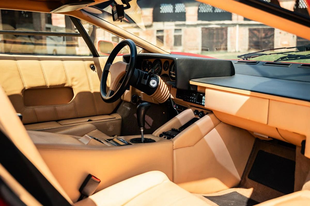 オークションに出品予定の1990年式ランボルギーニ「カウンタック 25周年記念モデル」(c)2026 Courtesy of RM Sotheby's