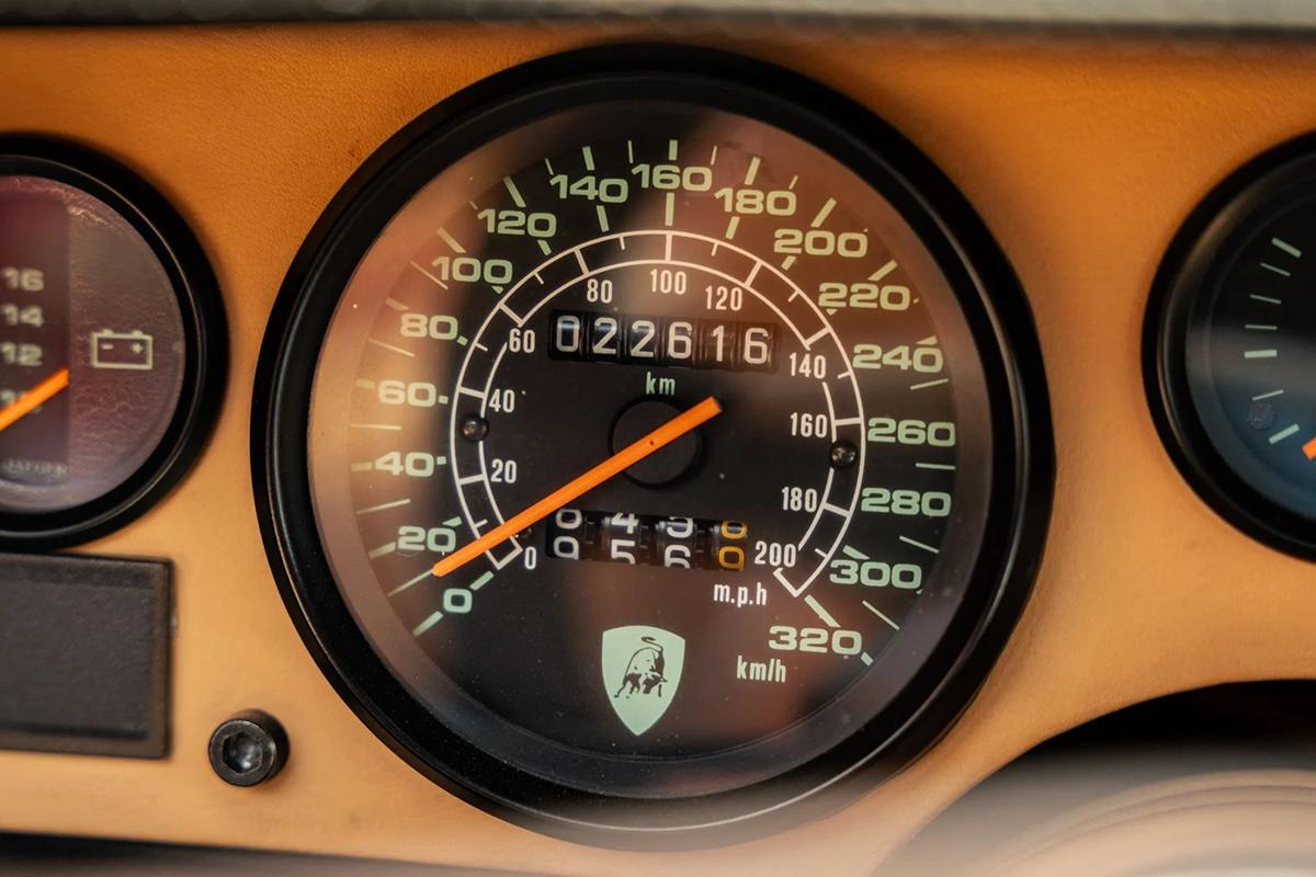 オークションに出品予定の1990年式ランボルギーニ「カウンタック 25周年記念モデル」(c)2026 Courtesy of RM Sotheby's