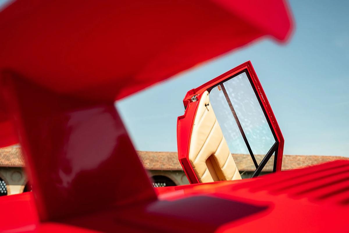 オークションに出品予定の1990年式ランボルギーニ「カウンタック 25周年記念モデル」(c)2026 Courtesy of RM Sotheby's