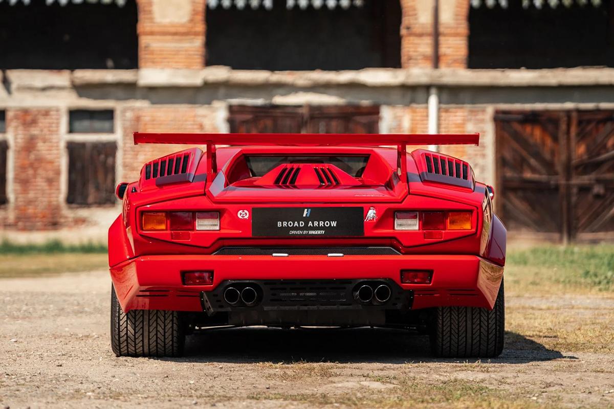 オークションに出品予定の1990年式ランボルギーニ「カウンタック 25周年記念モデル」(c)2026 Courtesy of RM Sotheby's