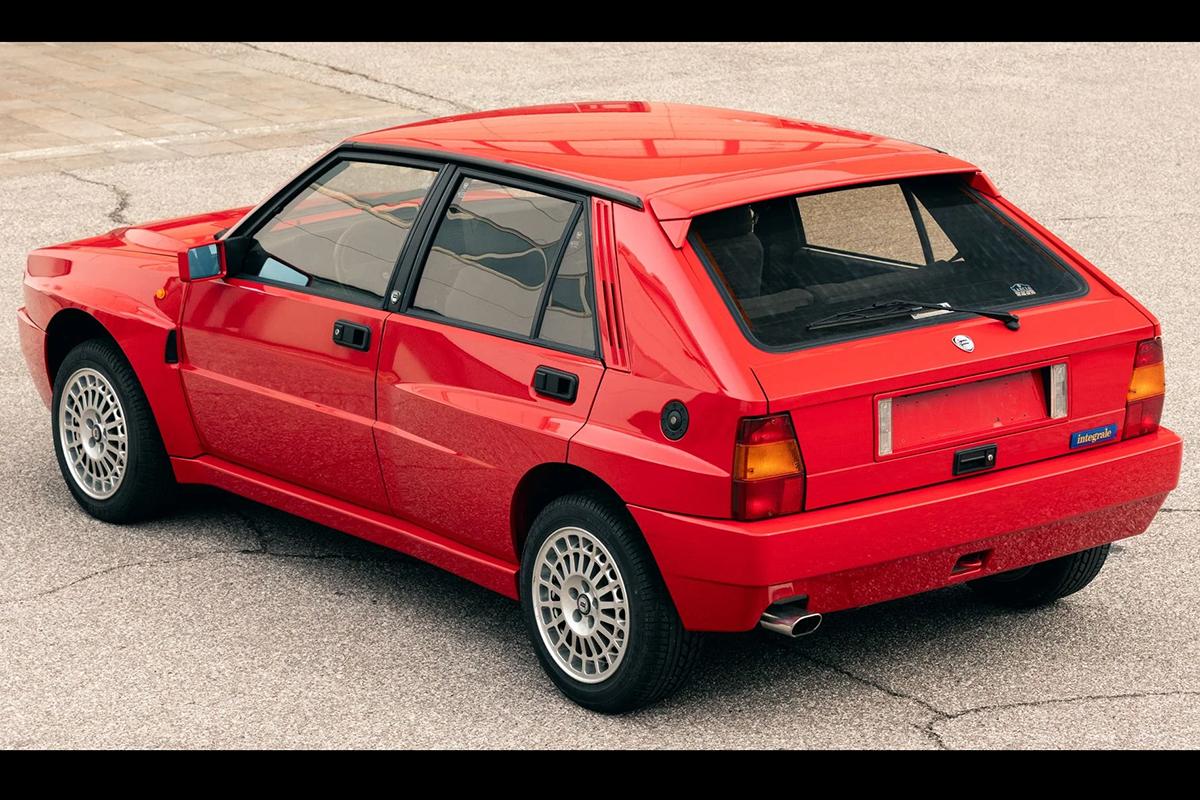 オークションに出品される予定の1991年式ランチア「デルタHFインテグレーレ・エボルツォーネI」(c)2026 BROAD ARROW Auctions