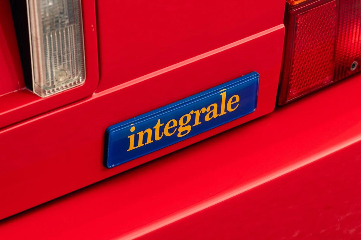 オークションに出品される予定の1991年式ランチア「デルタHFインテグレーレ・エボルツォーネI」(c)2026 BROAD ARROW Auctions