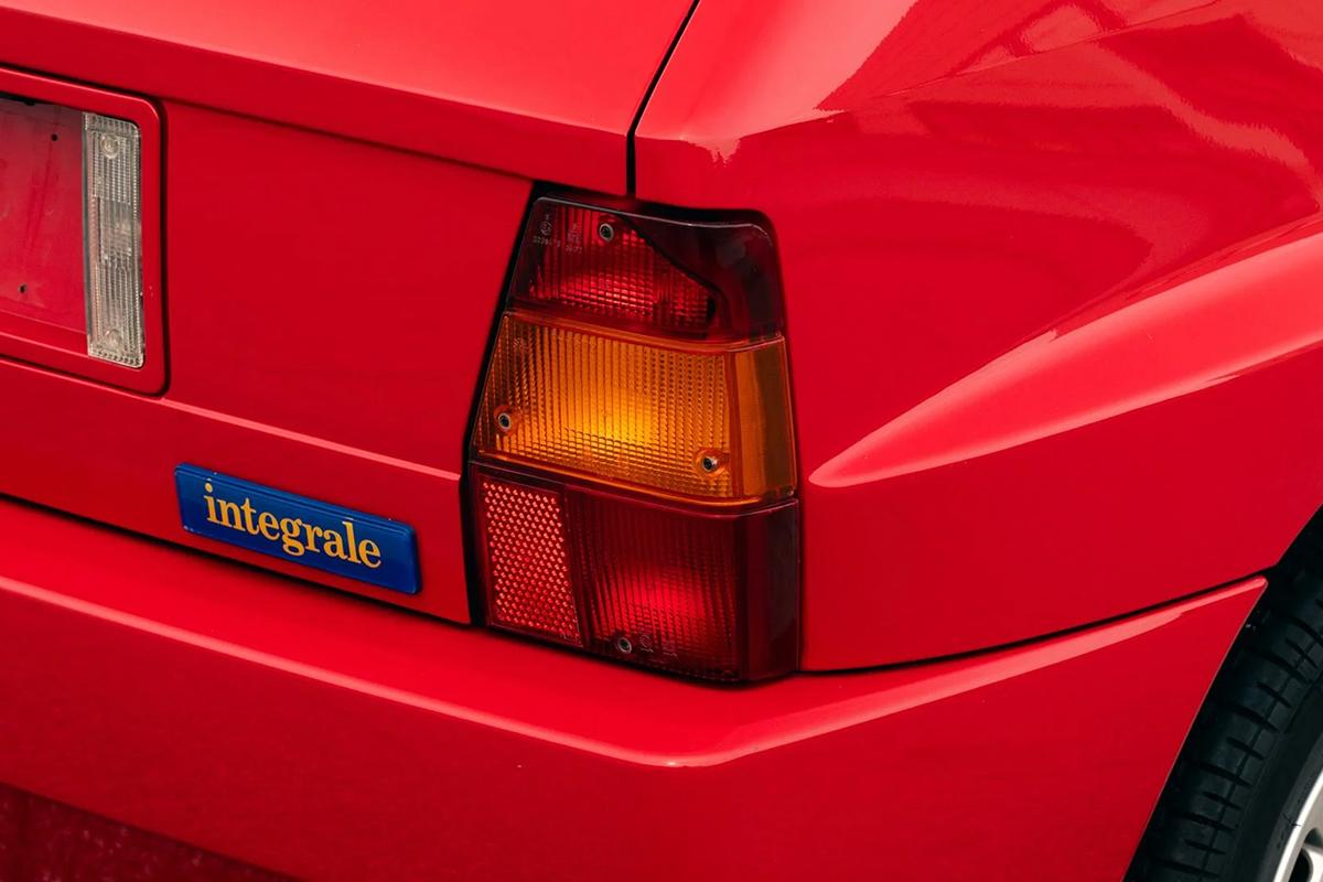 オークションに出品される予定の1991年式ランチア「デルタHFインテグレーレ・エボルツォーネI」(c)2026 BROAD ARROW Auctions