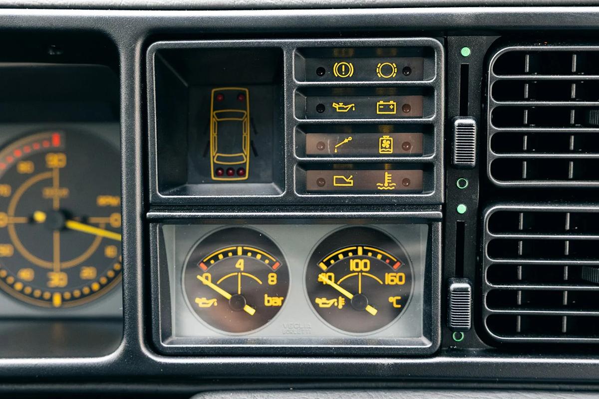 オークションに出品される予定の1991年式ランチア「デルタHFインテグレーレ・エボルツォーネI」(c)2026 BROAD ARROW Auctions