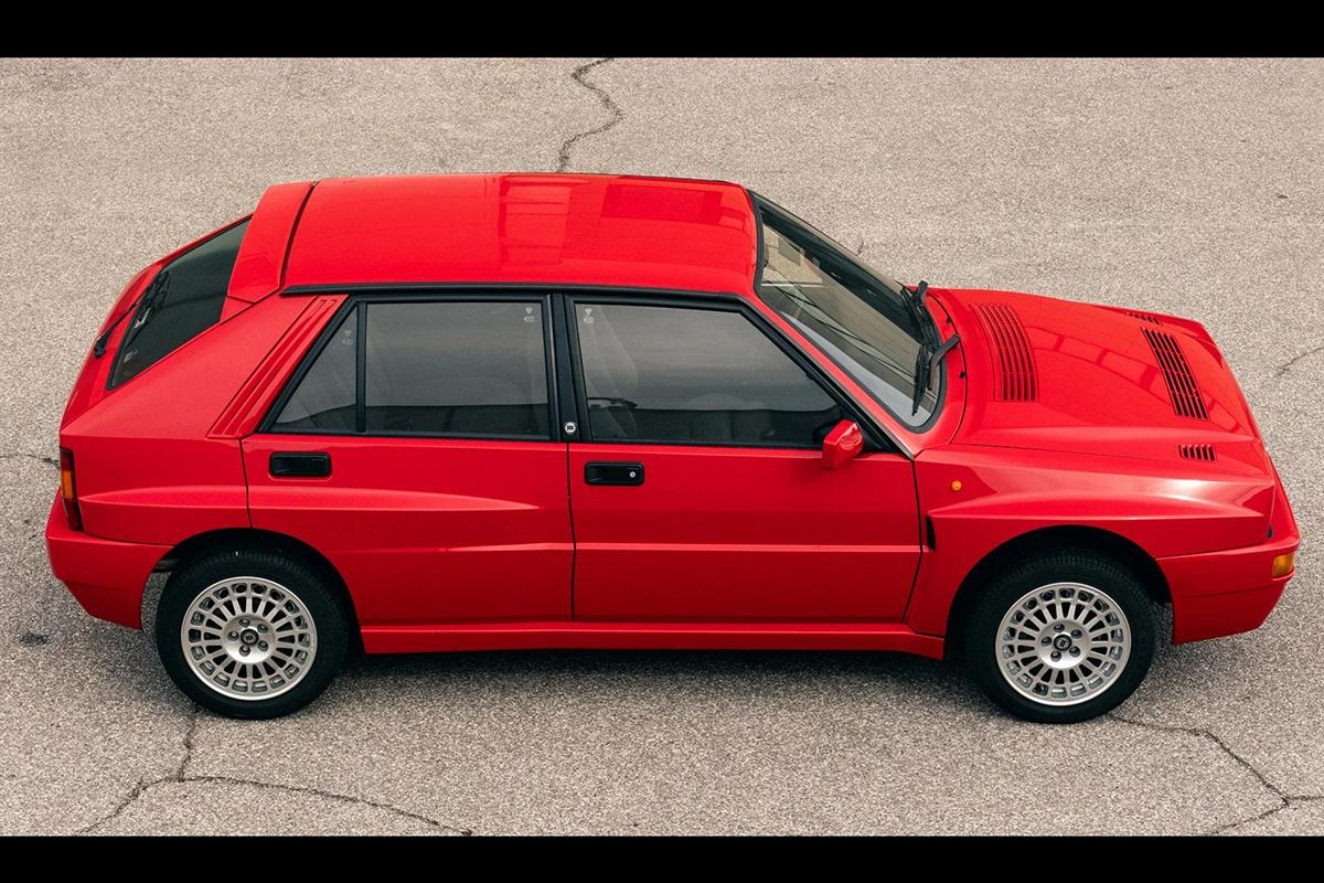 オークションに出品される予定の1991年式ランチア「デルタHFインテグレーレ・エボルツォーネI」(c)2026 BROAD ARROW Auctions