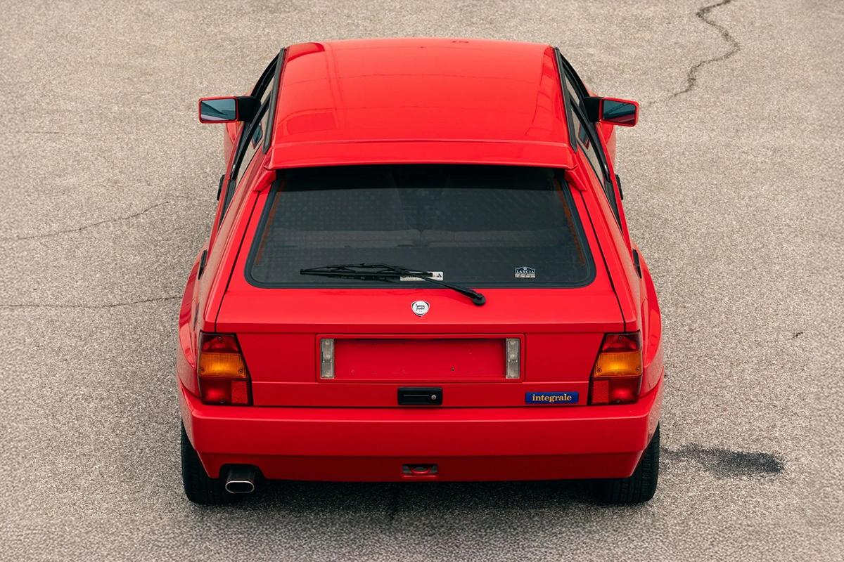 オークションに出品される予定の1991年式ランチア「デルタHFインテグレーレ・エボルツォーネI」(c)2026 BROAD ARROW Auctions