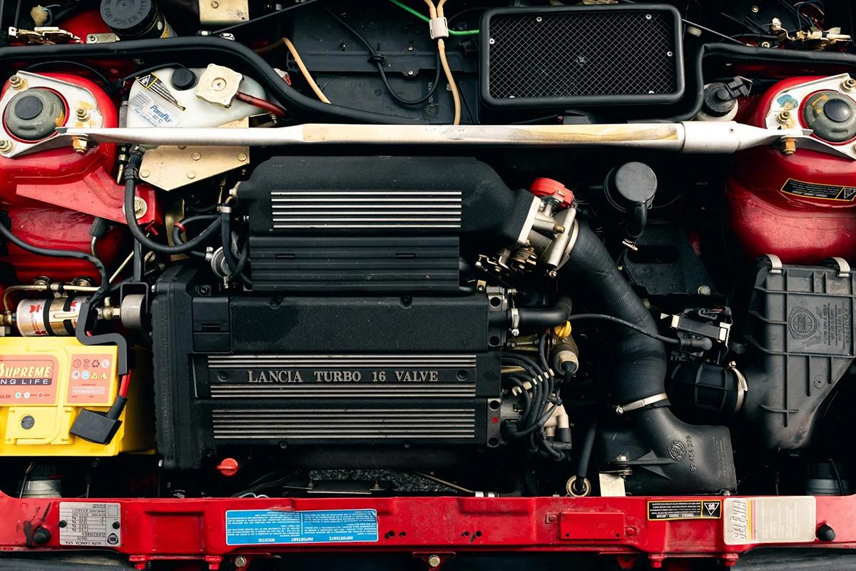 オークションに出品される予定の1991年式ランチア「デルタHFインテグレーレ・エボルツォーネI」(c)2026 BROAD ARROW Auctions