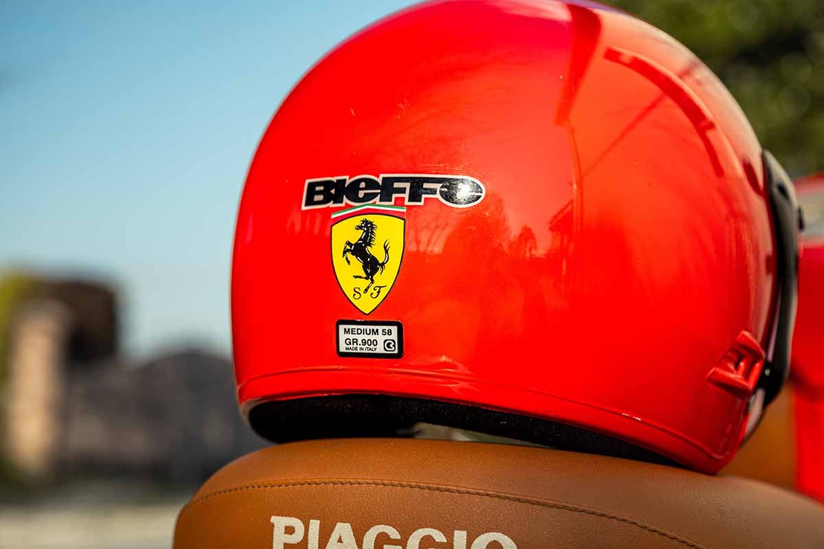 オークションに出品予定の2001年式ピアッジオ「ベスパET4」スクーデリア・フェラーリ Federico Cecchio(c)2026 Courtesy of RM Sotheby's