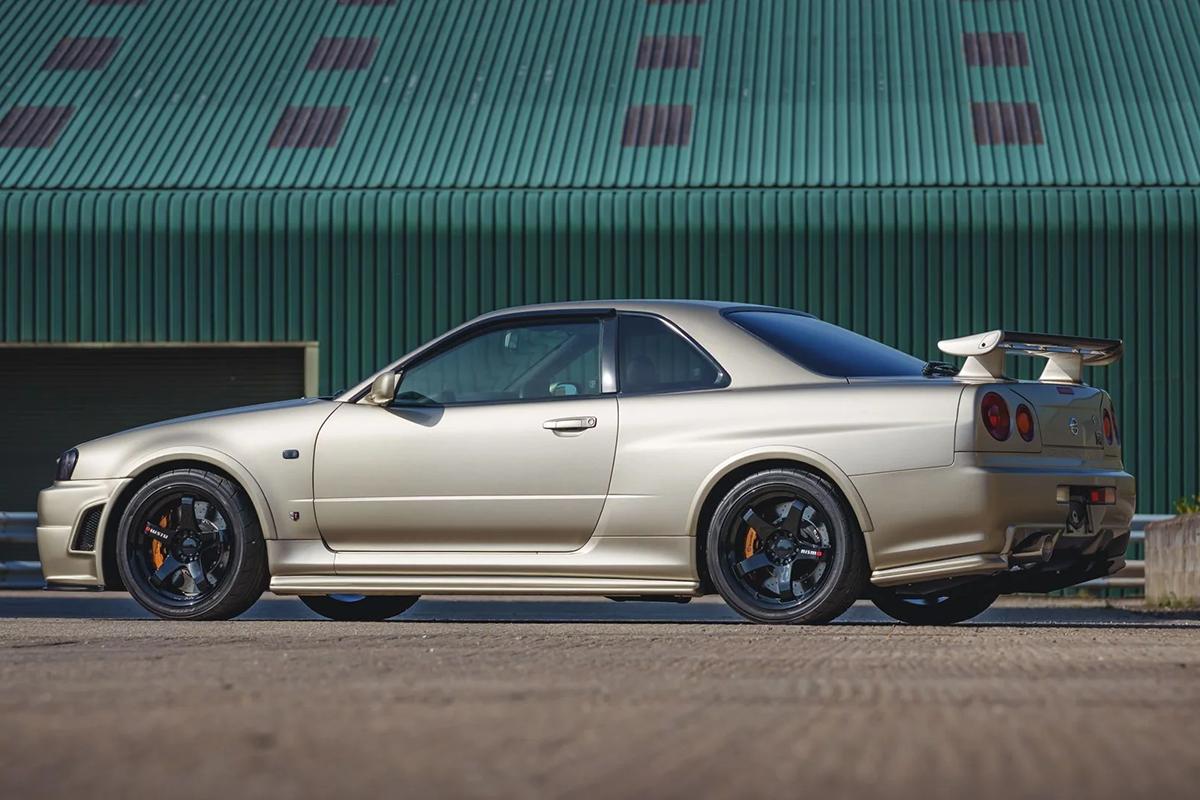 オークションに出品予定の2001年式日産「スカイラインGT-R Mスペック」(c)2026 BROAD ARROW Auctions