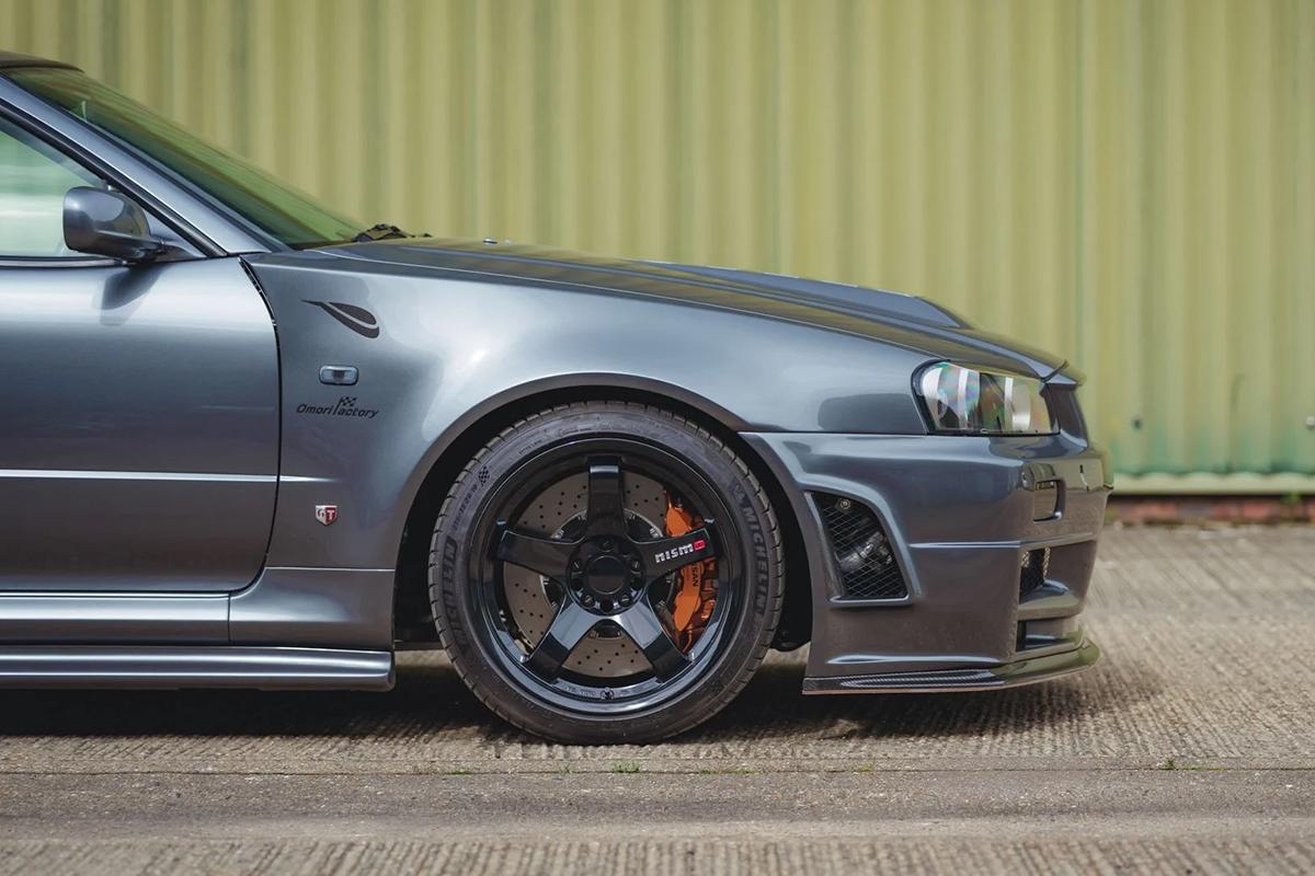 オークションに出品予定の2002年式日産「スカイラインGT−R CRS by NISMO」(c)2026 BROAD ARROW Auctions