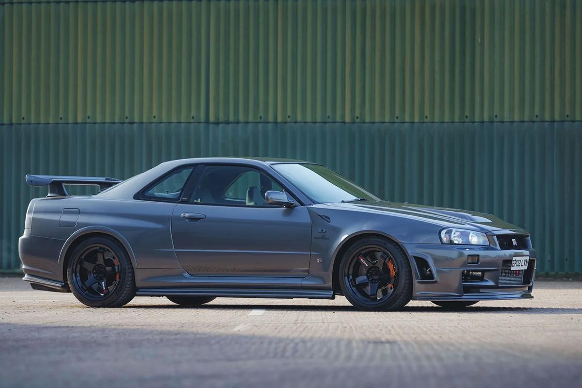 オークションに出品予定の2002年式日産「スカイラインGT−R CRS by NISMO」(c)2026 BROAD ARROW Auctions