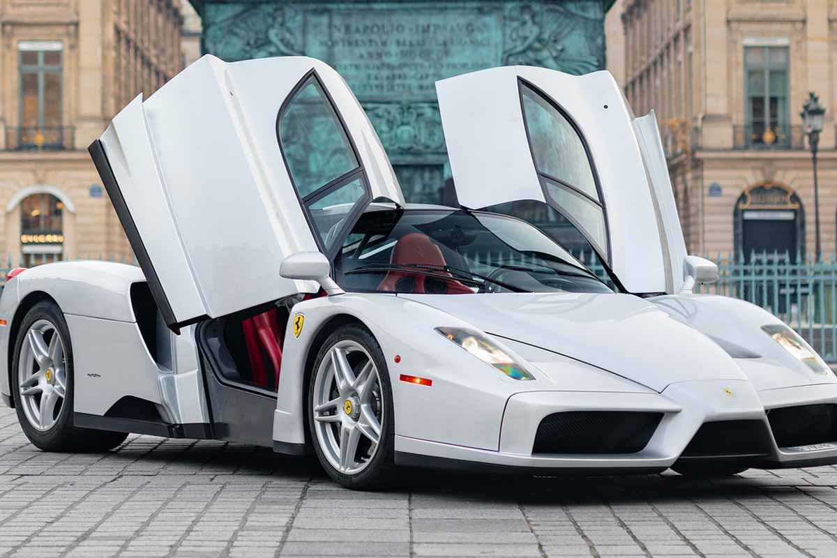 オークションに出品され、高値落札された2004年式フェラーリ「エンツォ」Kevin Van Campenhout(c)2026 Courtesy of RM Sotheby's