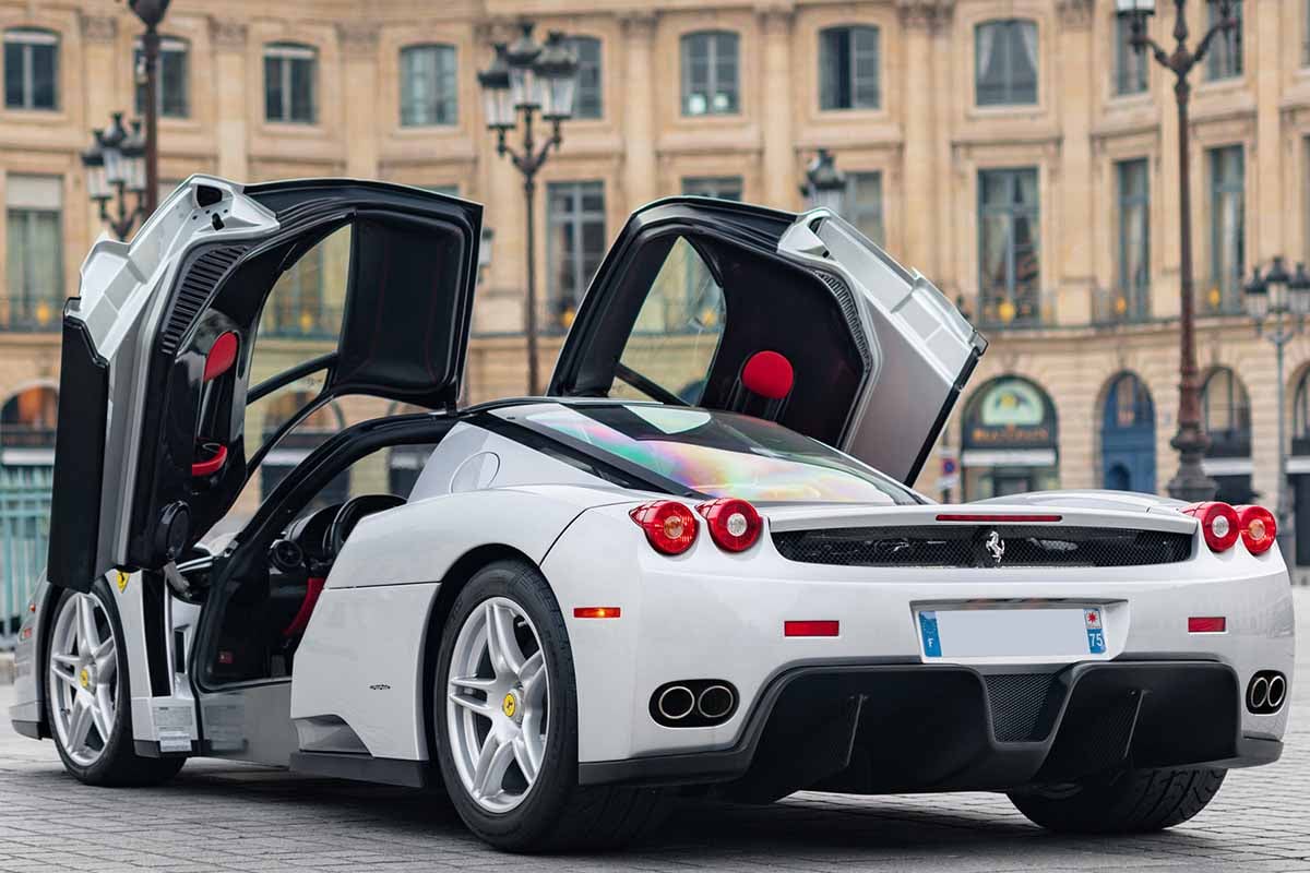 オークションに出品され、高値落札された2004年式フェラーリ「エンツォ」Kevin Van Campenhout(c)2026 Courtesy of RM Sotheby's