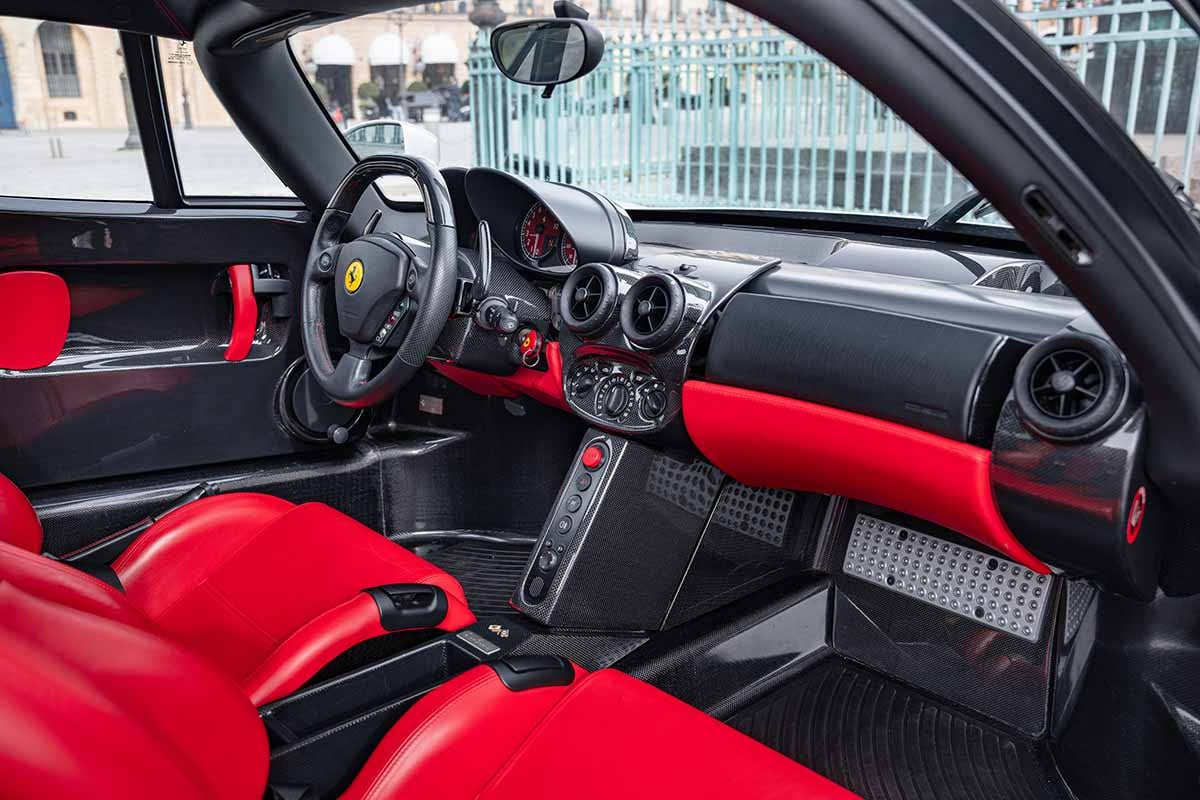 オークションに出品され、高値落札された2004年式フェラーリ「エンツォ」Kevin Van Campenhout(c)2026 Courtesy of RM Sotheby's