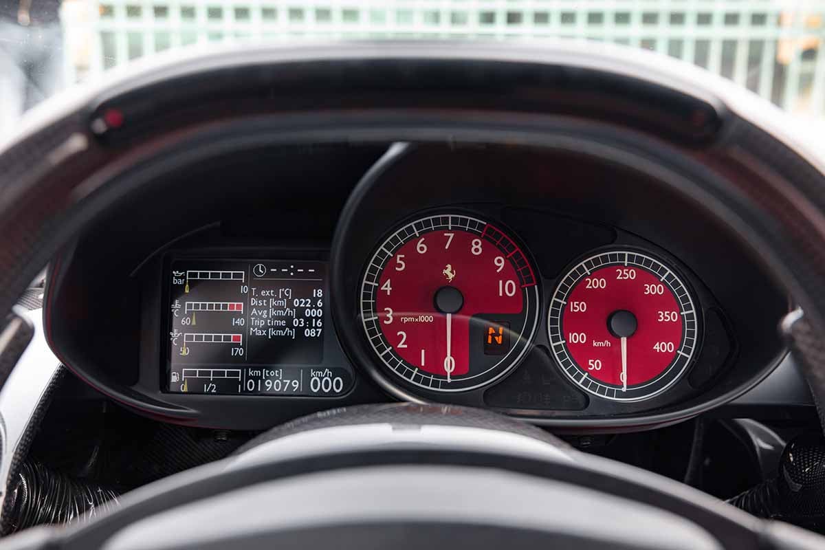 オークションに出品され、高値落札された2004年式フェラーリ「エンツォ」Kevin Van Campenhout(c)2026 Courtesy of RM Sotheby's
