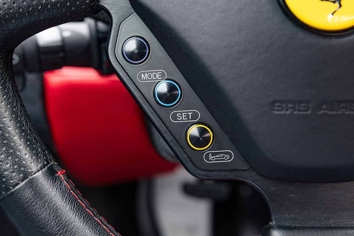 オークションに出品され、高値落札された2004年式フェラーリ「エンツォ」Kevin Van Campenhout(c)2026 Courtesy of RM Sotheby's