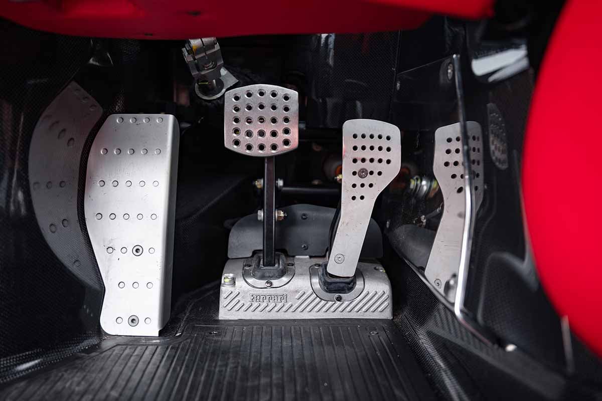 オークションに出品され、高値落札された2004年式フェラーリ「エンツォ」Kevin Van Campenhout(c)2026 Courtesy of RM Sotheby's