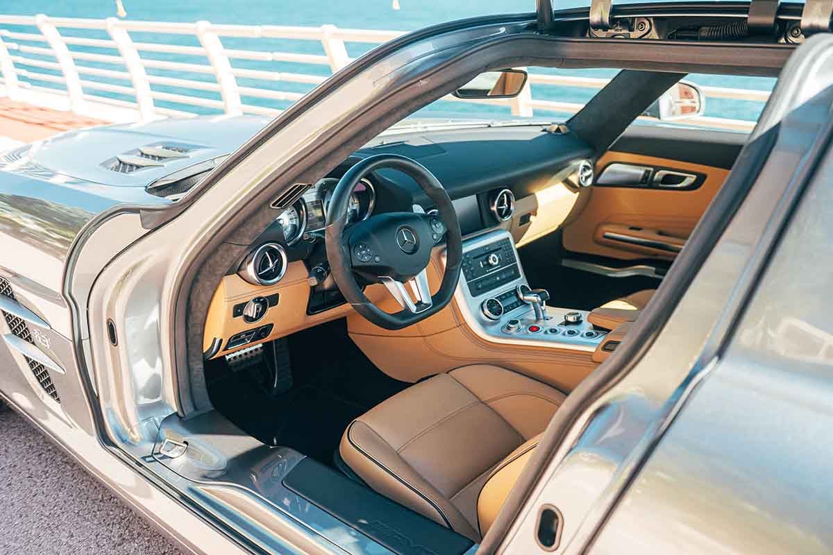 オークションに出品予定の2010年式メルセデス・ベンツ「SLS AMG」Loic Kernen(c)2026 Courtesy of RM Sotheby's