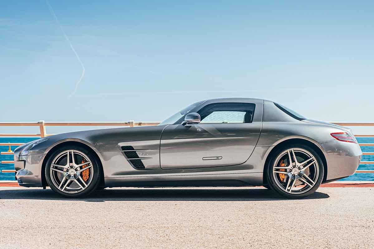 オークションに出品予定の2010年式メルセデス・ベンツ「SLS AMG」Loic Kernen(c)2026 Courtesy of RM Sotheby's