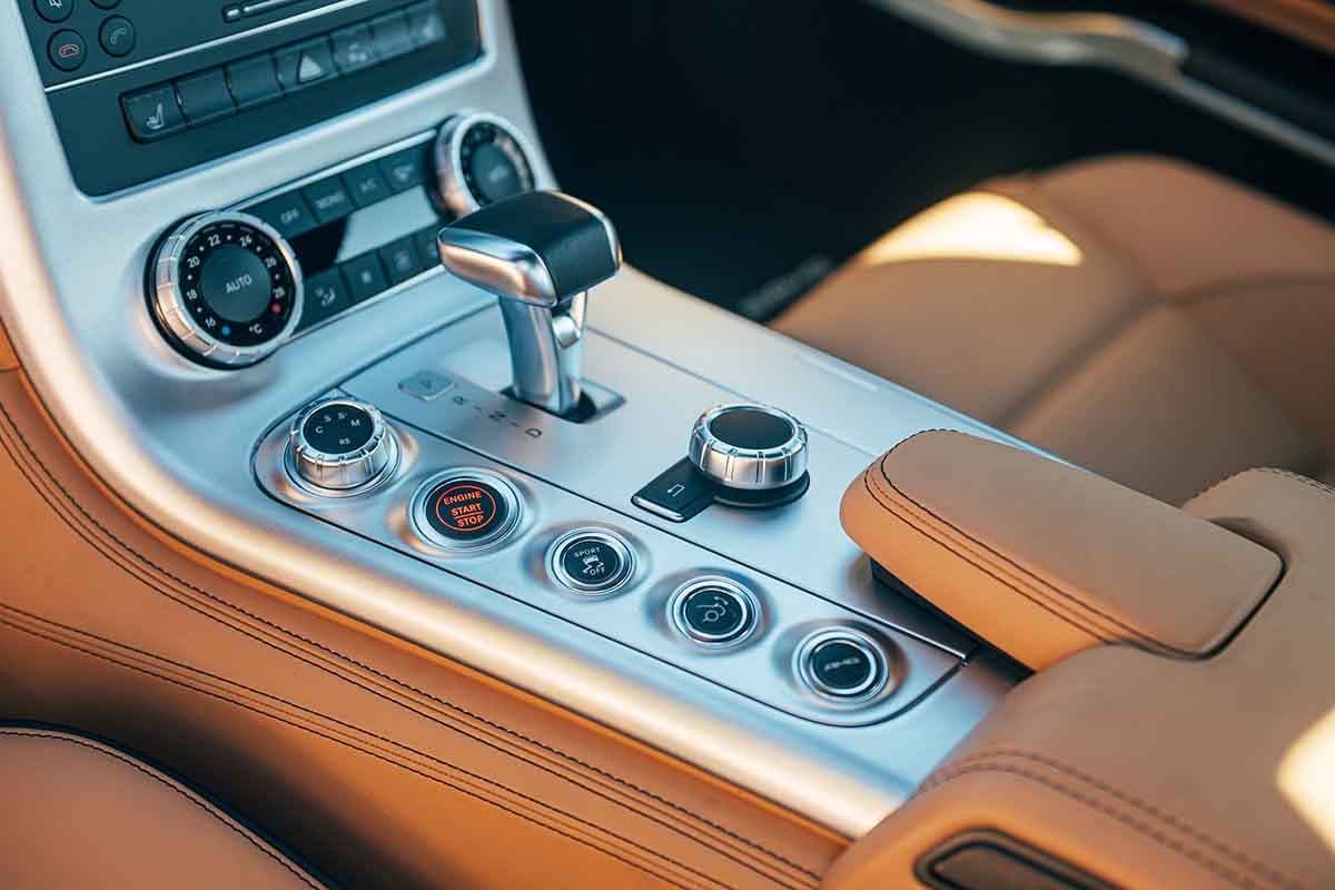 オークションに出品予定の2010年式メルセデス・ベンツ「SLS AMG」Loic Kernen(c)2026 Courtesy of RM Sotheby's